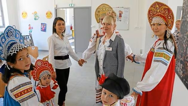 Une danseuse biélorusse sème la culture russe en Mayenne